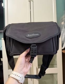 (Category: ) located in . Submitted by thewardrobethriftstore (Listing ID 1428391408, Image 1). Description: .