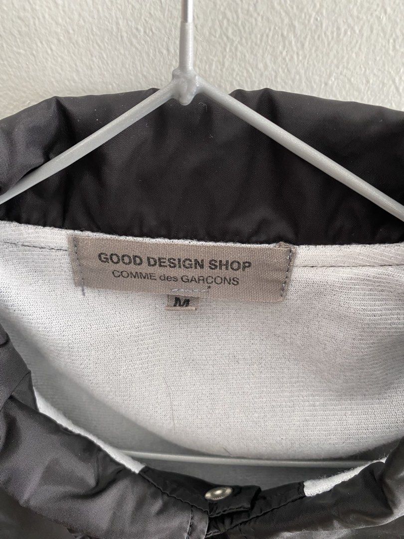 Good Design Shop Comme Des Garcons 2017 Nylon Coach Jacket (Category: Coats, Jackets and Outerwear) located in Paranaque City. Submitted by sccloset.ph (Listing ID 1428313439, Image 3). Description: - The CDG back print has deteriorated and is completely peeling off. - Method of Payment: GCash - Shipping Method: J&T Express NOTE: Shipping fee will be shouldered by the buyer..