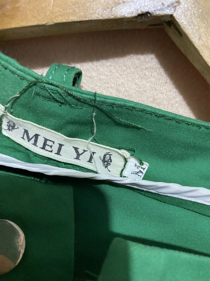 Green Pants - Size 30 (Category: Other Bottoms) located in Caloocan City. Submitted by declutterbycha (Listing ID 1428393314, Image 2). Description: -Size 30 -has minor issue (see photos for reference) 💰MODE OF PAYMENT: Unionbank, Maribank, Gotyme, Gcash 📦MODE OF DELIVERY: LBC Express, J & T Express, Grab, Lalamove .