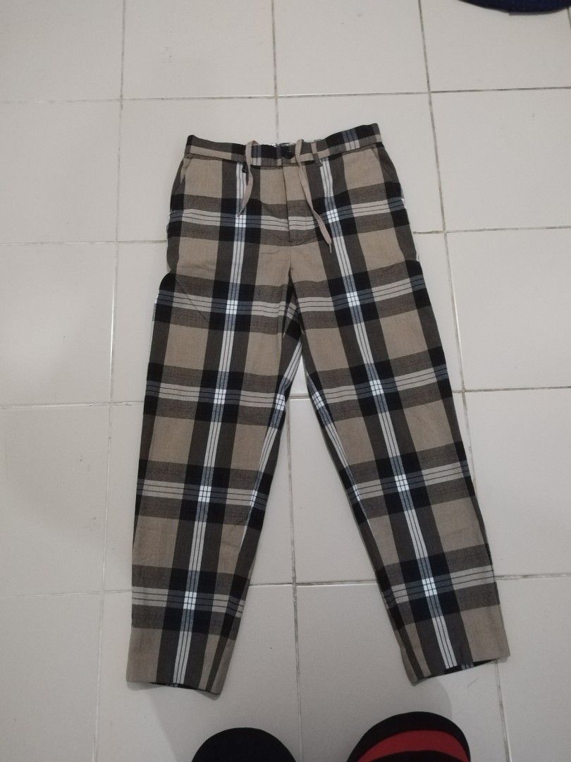GU BY UNIQLO SMART ANKLE PANTS ( CHECKERED (Category: Trousers) located in Bulacan. Submitted by side.hustle11 (Listing ID 1428378410, Image 2). Description: GU BY UNIQLO SMART ANKLE PANTS ( CHECKERED SMALL WAISTLINE 29-32 LENGTH 37 EXCELLENT CONDITION 10/10 LOC BULACAN.