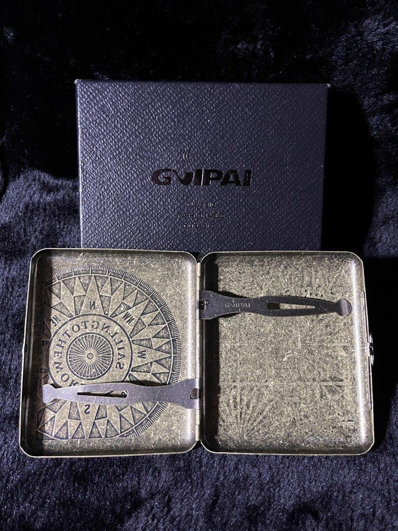 GVIPAI Compass Cigarette Case w/free 2 ashtrays (Category: Luxury Bags & Wallets) located in Baguio. Submitted by azcollections_scar (Listing ID 1428365629, Image 2). Description: Stainless Steel Cigarette Case Nickel Coating Wire Drawing Cigarette Case Storage for 20 pieces Flap High Quality steel Accepting Best Offer .