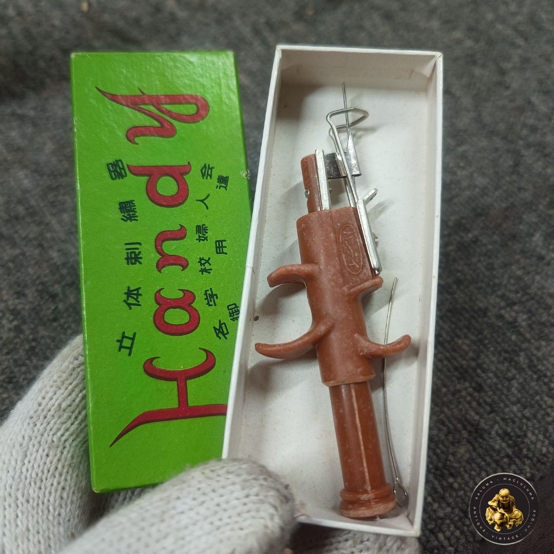 Handy Embroidery Tool with Box (Category: Craft Supplies & Tools) located in Meycauayan. Submitted by ka_luma (Listing ID 1428333918, Image 1). Description: Shipping - Flash Express| Lalamove Payment - Gcash | Bank Transfer [S1-R3] Vintage Handy embroidery tool with its original box. The box is green with red lettering and Japanese characters. A unique find for collectors or those interested in vintage embroidery tools..