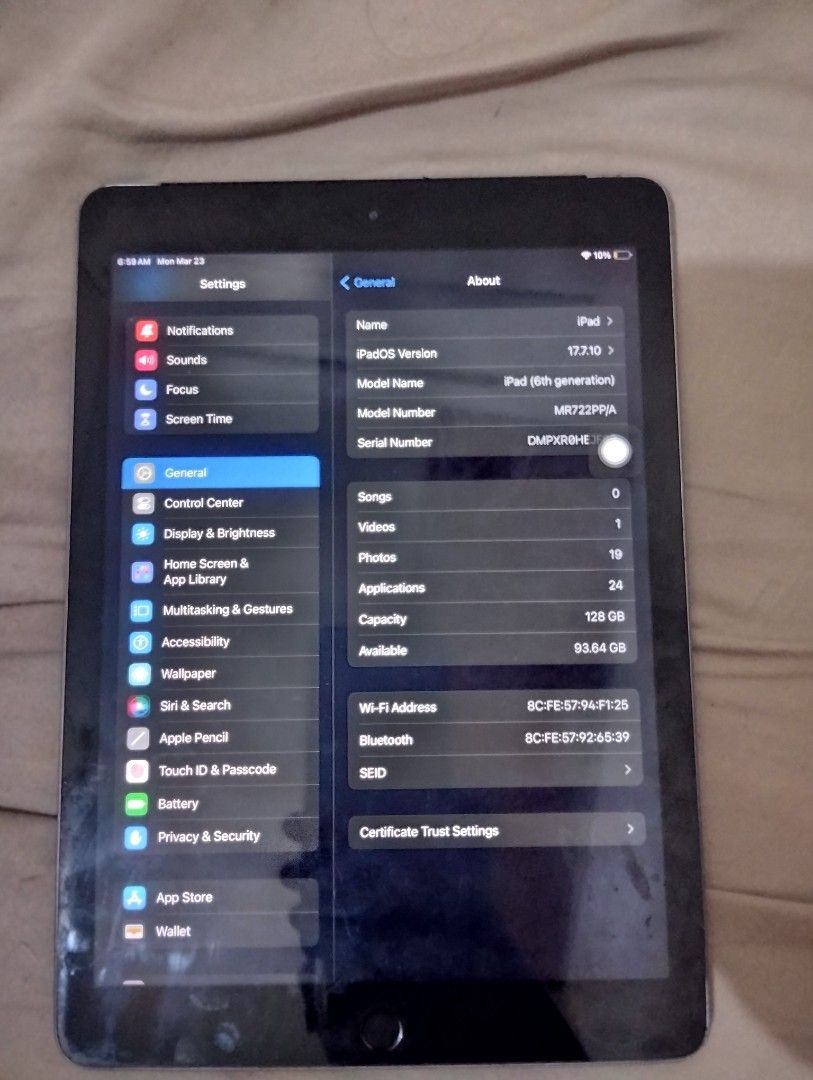 Ipad 6th gen 128gb (Category: iPad) located in Manila. Submitted by vaststorm_e5372e (Listing ID 1428341807, Image 1). Description: Ipad 6th gen 128gb. wifi use unit case cord only.