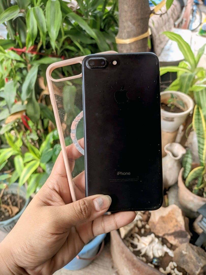 iPhone 7 plus (Category: iPhone 7 Series) located in Quezon City. Submitted by chel2704 (Listing ID 1428313921, Image 2). Description: - iPhone 7 Plus - Black color - 32GB storage - Includes a case - Meetup location: Riverside Tricycle Terminal, Commonwealth Ave. Cor. Adarna St. Brgy Commonwealth, QC.