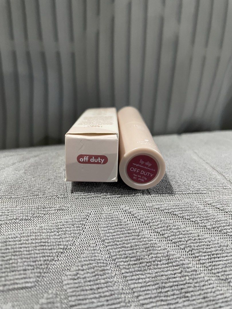 ISSY - HAPPYSKIN MakeUp Bundle (Category: Makeup) located in Dagupan City. Submitted by robithedog (Listing ID 1428366303, Image 3). Description: - ₱350ALL -SOLD GRMW -FREE Focallure Oil Control - ISSY x GRWM x Happy Skin Makeup Bundle - ISSY (True Flex Gel Powder) - GRWM Contour Sticks (Coron & Taupe) - Happy Skin Lip Slip (Off Duty shade) .