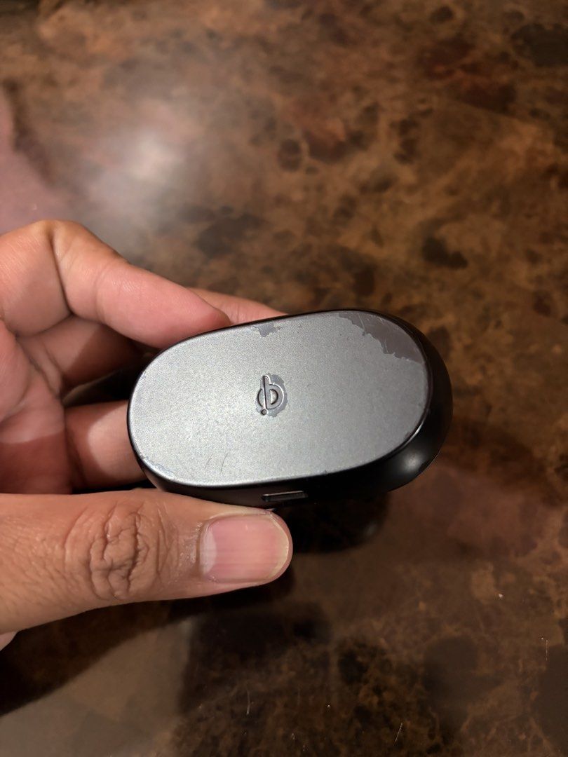 Jabra Elite 7 Pro charging case only (Category: Earphones) located in Dasmarinas. Submitted by markusi22 (Listing ID 1428276186, Image 3). Description: .