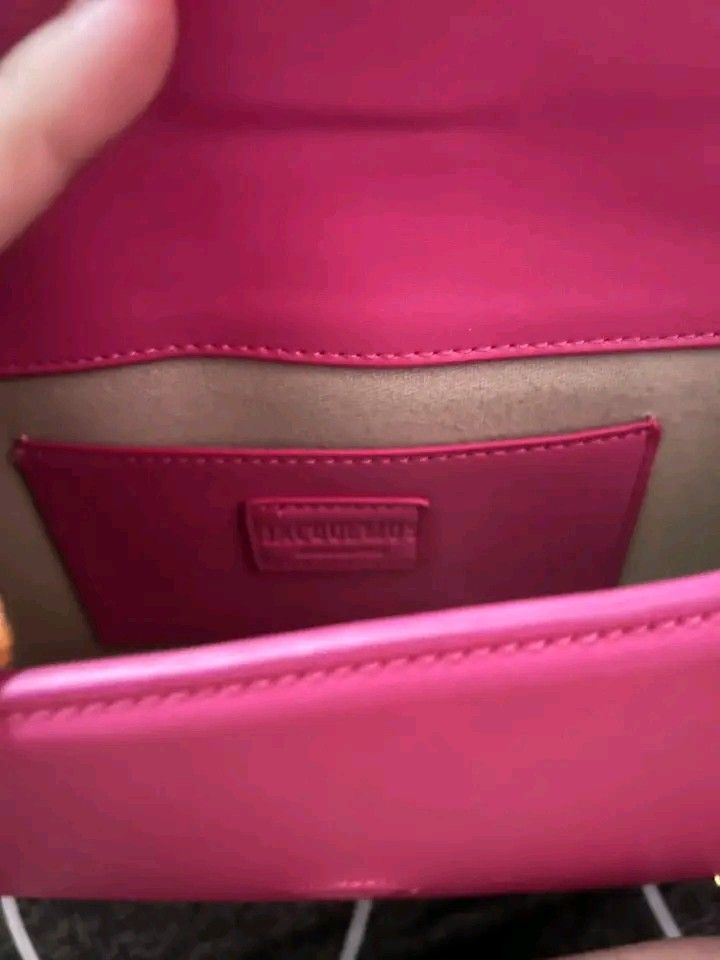 Jacquemus Le Bambino Long Bag (Category: Luxury Bags & Wallets) located in Manila. Submitted by ms.crybabe (Listing ID 1428263817, Image 3). Description: Pre-loved but well-loved 👜✨ Hindi man galing sa box, pero classy at presentable pa rin 💁‍♀️ Sale 1,500‼️‼️.