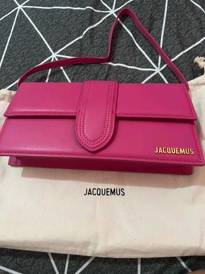 Jacquemus Le Bambino Long Bag (Category: Luxury Bags & Wallets) located in Manila. Submitted by ms.crybabe (Listing ID 1428263817, Image 1). Description: Pre-loved but well-loved 👜✨ Hindi man galing sa box, pero classy at presentable pa rin 💁‍♀️ Sale 1,500‼️‼️.
