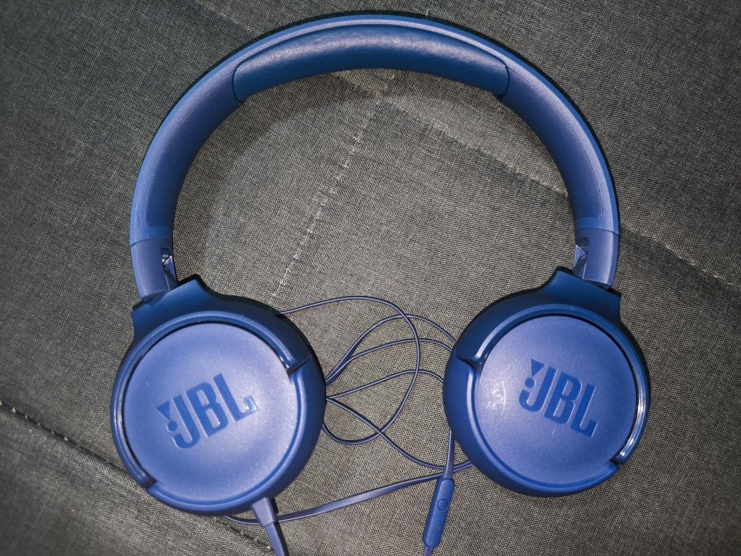 JBL TUNE 500 Headphones (Category: Headphones & Headsets) located in Caloocan City. Submitted by realvanilla.icecream (Listing ID 1428349813, Image 2). Description: ORIG AND NO ISSUES pm for videos/pics for clarity •Foldable and lightweight •3.5mm jack from US UNIT ONLY maypajo, caloocan loc rfs: need funds.