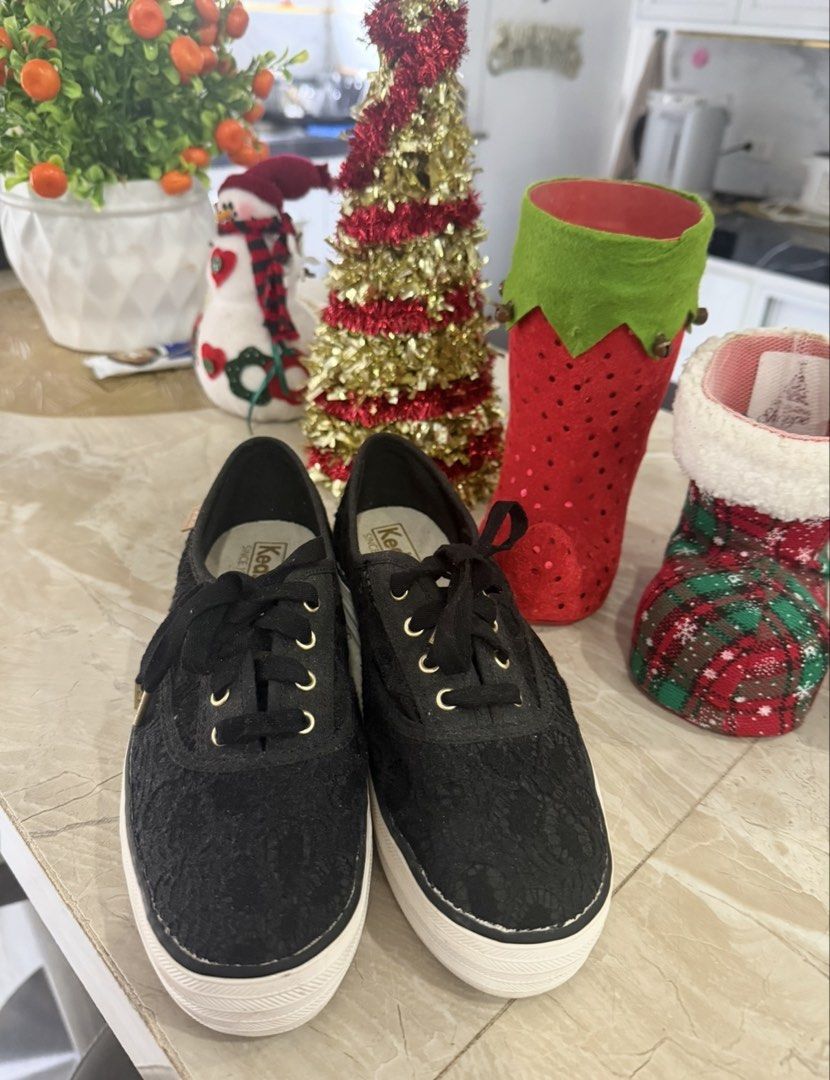 Keds Black Lace Sneakers (Category: Sneakers) located in Santa Rosa. Submitted by janey_22 (Listing ID 1428388511, Image 1). Description: .