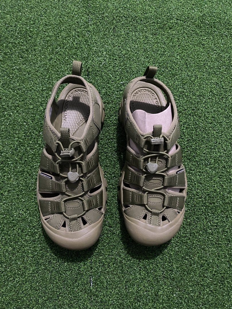 Keen Newport H2 Sandals (Category: Slippers & Slides) located in Manila. Submitted by ____dkvn (Listing ID 1428386675, Image 2). Description: FOR SALE! FOR SALE! FOR SALE! Keen Newport H2 Sandals Monochrome Olive Drab Size 9us With Box ₱4,750 Malate Manila.