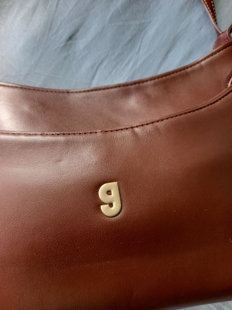 Kunogigi Baseball Underarm Bag (Category: Shoulder Bags) located in Bulacan. Submitted by mariekitkit (Listing ID 1428278057, Image 3). Description: ⚜ORIGINAL BRAND⚜ 📩PM IS THE KEY. 𝘋𝘪𝘴𝘤𝘭𝘢𝘪𝘮𝘦𝘳: 𝙏𝙝𝙚 𝙨𝙝𝙤𝙥 𝙢𝙖𝙧𝙞𝙚𝙠𝙞𝙩𝙠𝙞𝙩 𝘢𝘳𝘦 𝘯𝘰𝘵 𝘢𝘴𝘴𝘰𝘤𝘪𝘢𝘵𝘦𝘥 𝘰𝘳 𝘢𝘧𝘧𝘪𝘭𝘪𝘢𝘵𝘦𝘥 𝘸𝘪𝘵𝘩 𝘢𝘯𝘺 𝘰𝘧 𝘵𝘩𝘦 𝘣𝘳𝘢𝘯𝘥𝘴 𝘧𝘦𝘢𝘵𝘶𝘳𝘦𝘥.𝘈𝘭𝘭 𝘵𝘳𝘢𝘥𝘦𝘮𝘢𝘳𝘬𝘴, 𝘭𝘰𝘨𝘰𝘴 𝘢𝘯𝘥 𝘤𝘰𝘱𝘺𝘳𝘪𝘨𝘩𝘵𝘴 𝘳𝘦𝘴𝘦𝘳𝘷𝘦𝘥 𝘵