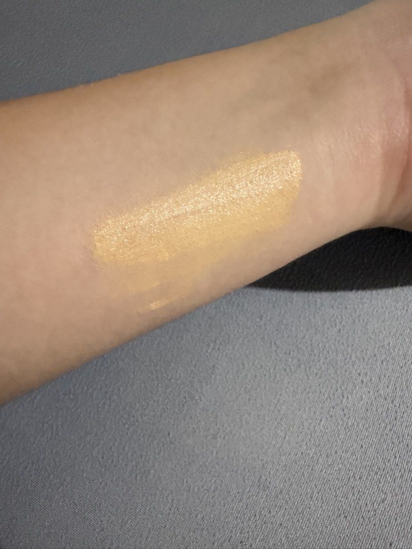 lakerain airbrush leg effect leg makeup (Category: Body Care) located in Binangonan. Submitted by they2klub (Listing ID 1428369651, Image 3). Description: wrong shade match bought for 270+php tuldok lang nabawas shade #1 fairest glow.
