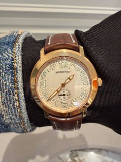 (Category: ) located in . Submitted by redrabbitluxury_singpore (Listing ID 1428355317, Image 1). Description: .