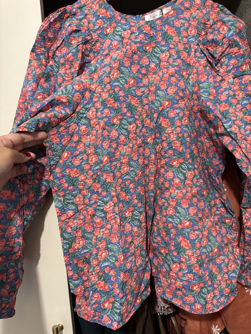 LOCKA (Category: Sets or Coordinates) located in Singapore. Submitted by masrinah (Listing ID 1428397413, Image 3). Description: Margarita Top and Skirt Set Brand New Top size XL/XXL Skirt sizec XL.