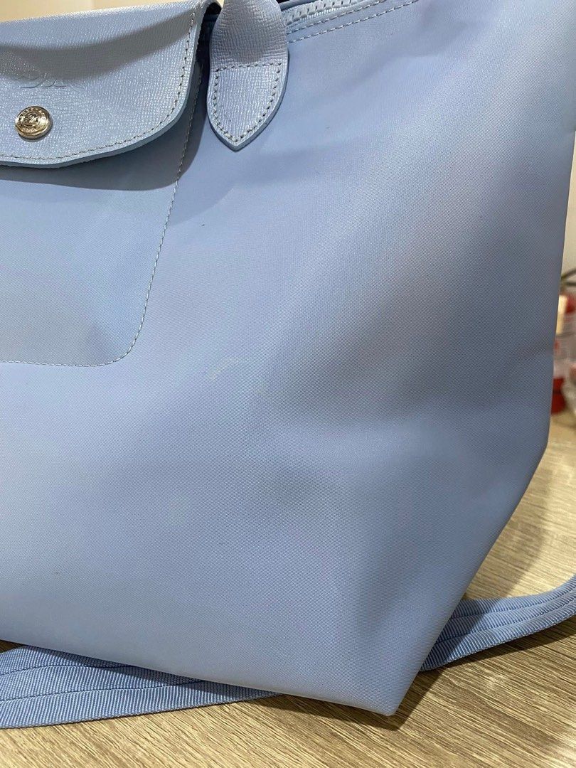 Longchamp 2way Bag (Category: Luxury Bags & Wallets) located in Bacolod City. Submitted by charmvault (Listing ID 1428312130, Image 3). Description: 📌Longchamp 2way Bag •From US🇺🇸 •Authentic💯 •Preloved item | Excellent •Pass sa barat!!! 🏷️₱2000 last price + SF.