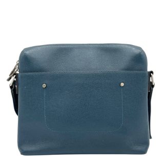 (Category: ) located in . Submitted by carousellluxury (Listing ID 1371812226, Image 1). Description: .