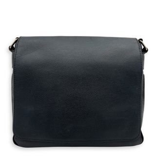 (Category: ) located in . Submitted by carousellluxury (Listing ID 1361663674, Image 1). Description: .