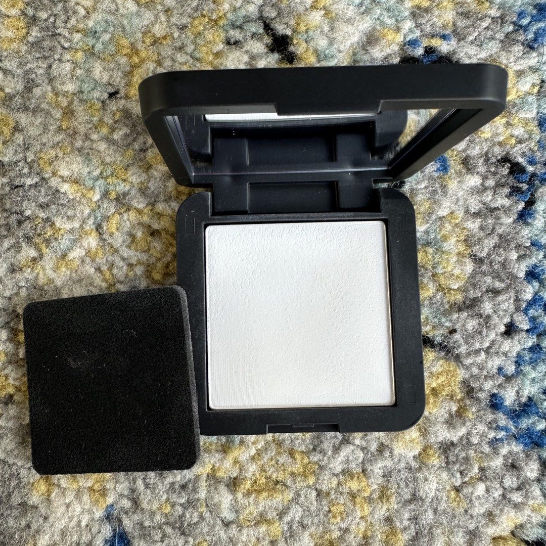 Make Up For Ever HD Skin Perfecting Pressed Powder (Category: Makeup) located in Paranaque City. Submitted by changingclassic (Listing ID 1428352294, Image 3). Description: Make Up For Ever HD Skin Perfecting Pressed Powder -Authentic 💯 -Used twice -Actual photos posted -What you see what you get -rfs: decluttering DM FOR INTERESTED.