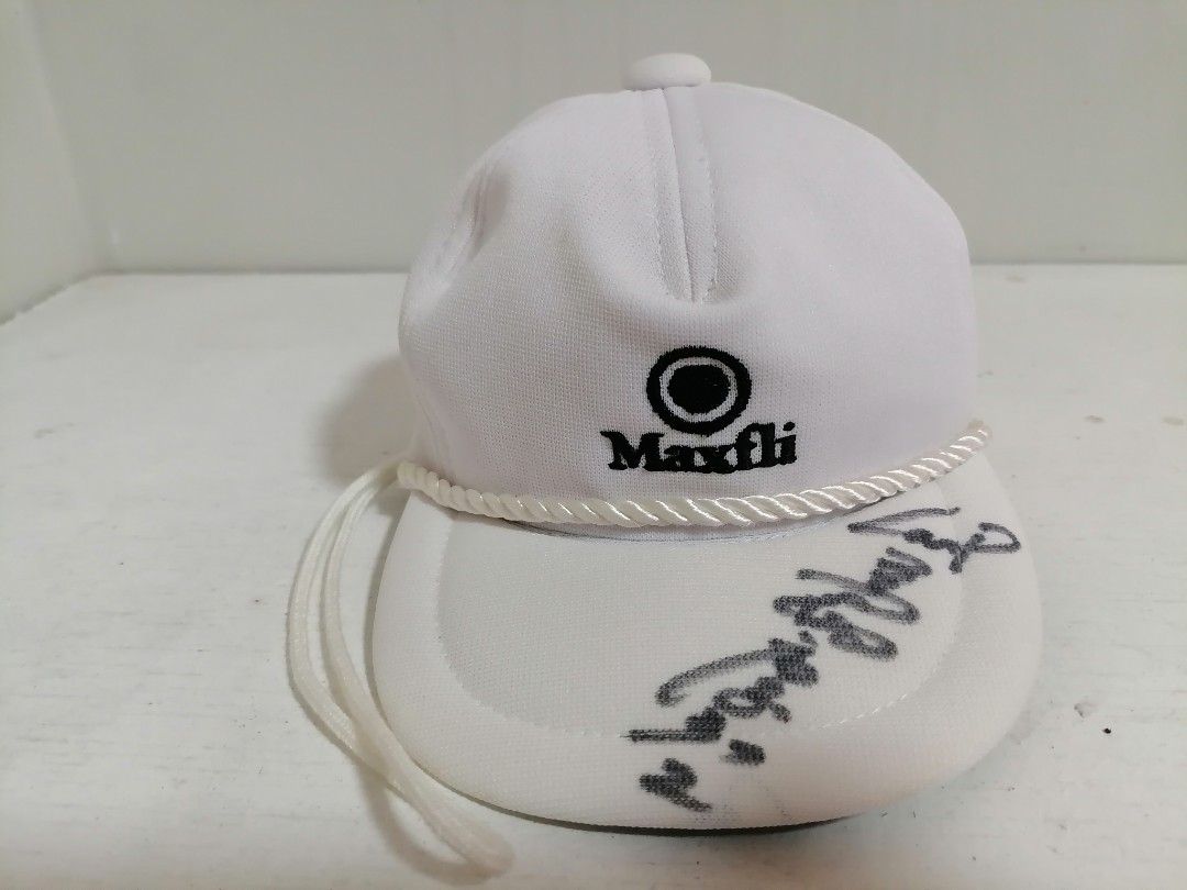 MAXFLI COLLECTIBLE Mini Cap with Signature (Unknown ) (Category: Golf) located in San Mateo. Submitted by arrowscrap_delight (Listing ID 1428420092, Image 2). Description: MAXFLI COLLECTIBLE Mini Cap with Signature (Unknown) Verygood Condition Japan YKK Zipper Actual Size ,please see last photo No Issues 300 + SF.