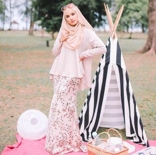 (Category: ) located in . Submitted by zlia.label (Listing ID 1427918168, Image 1). Description: .