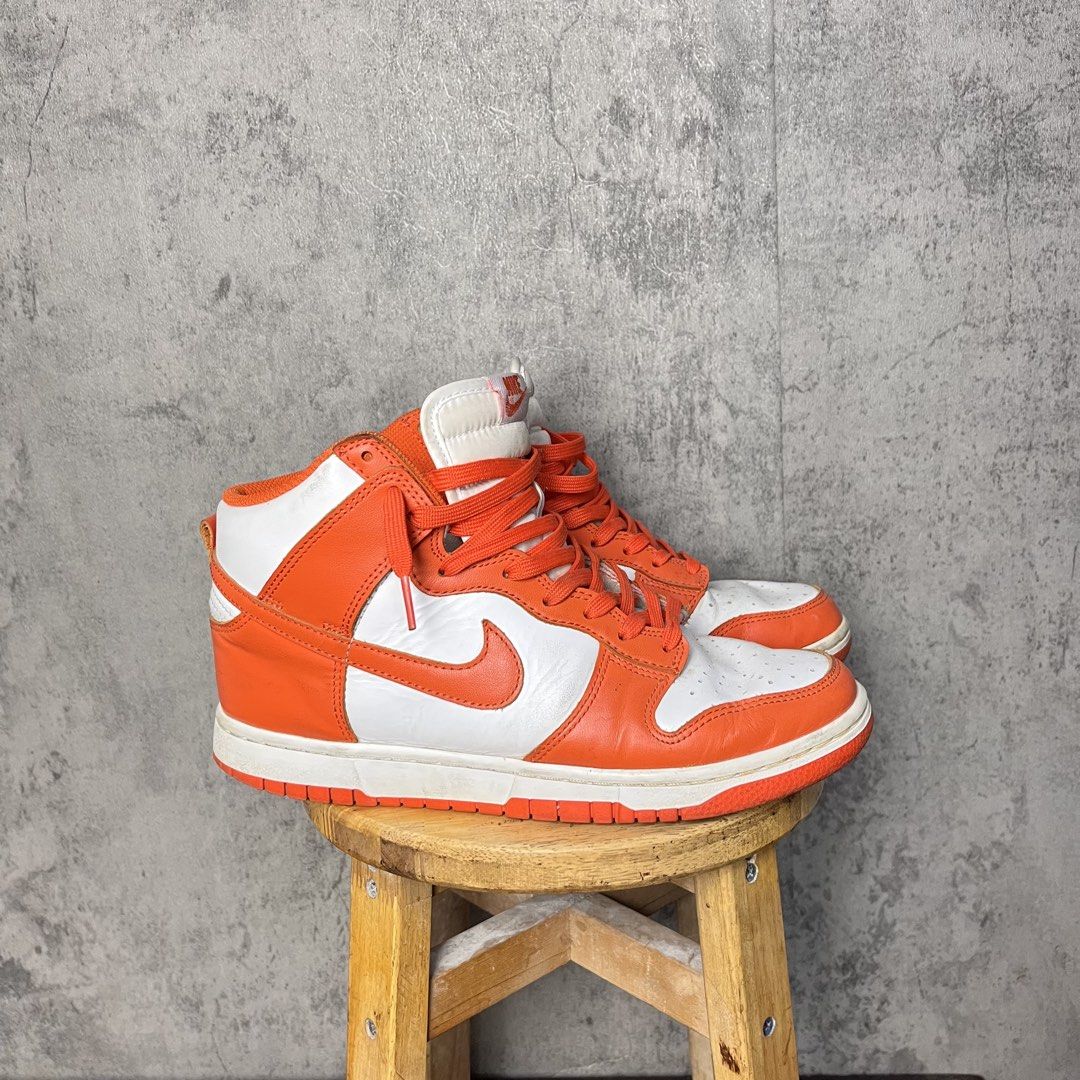 Nike Dunk High Syracuse (Category: Sneakers) located in Rodriguez. Submitted by jesssssy23 (Listing ID 1428301496, Image 3). Description: Us7.5 can fit to Us8 mens Good Condition Please see pics for details and tags .