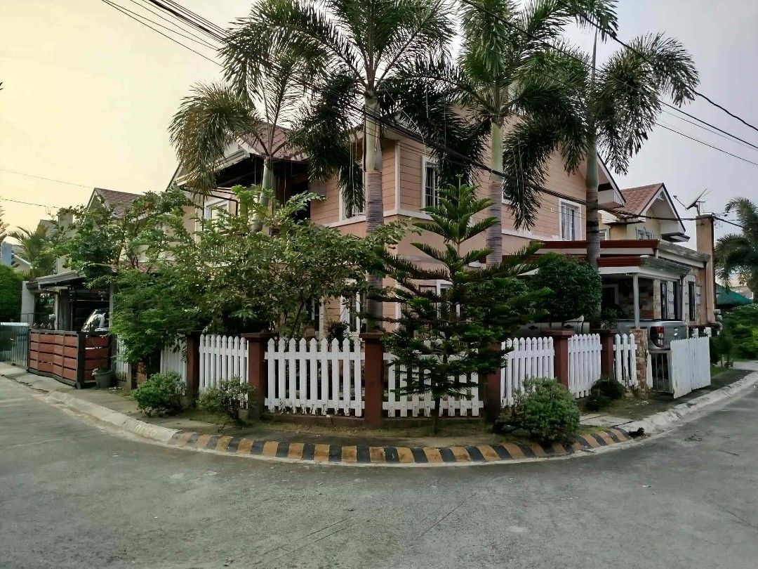 North Madison House & Lot (Category: House & Lot) located in Malolos. Submitted by lagmanjyro47404 (Listing ID 1334505841, Image 2). Description: For Sale: North Madison House & Lot PRICE: 15 Million (Nego Sa Sure Buyer) North Madison in Tikay Malolos, Bulacan (Flood Free secured & Discreet subdivision, 5 mins away from NLEX South Bound) Lot Area: 205 Sqm Floor Area: 166 Sqm Corner Lot 2 Car Garage Features: • 2 Floors • 5 rooms & 1 Master Bedroo