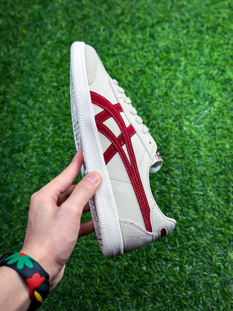 Onitsuka Tiger Tokuten White Deep Red Sneakers (Category: Sneakers) located in Singapore. Submitted by kenji.motors (Listing ID 1428377055, Image 3). Description: 👟 Premium Footwear – Fresh Drops! 👟 🤍 Free Doorstep Delivery | We cover the shipping for you! 🍀 Brand New | All sizes (35-45) currently in stock. 💞 Bundle Deal | Grab a second pair and enjoy a special discount! ✨ Authenticity | 100% original factory outlet quality with full packagi