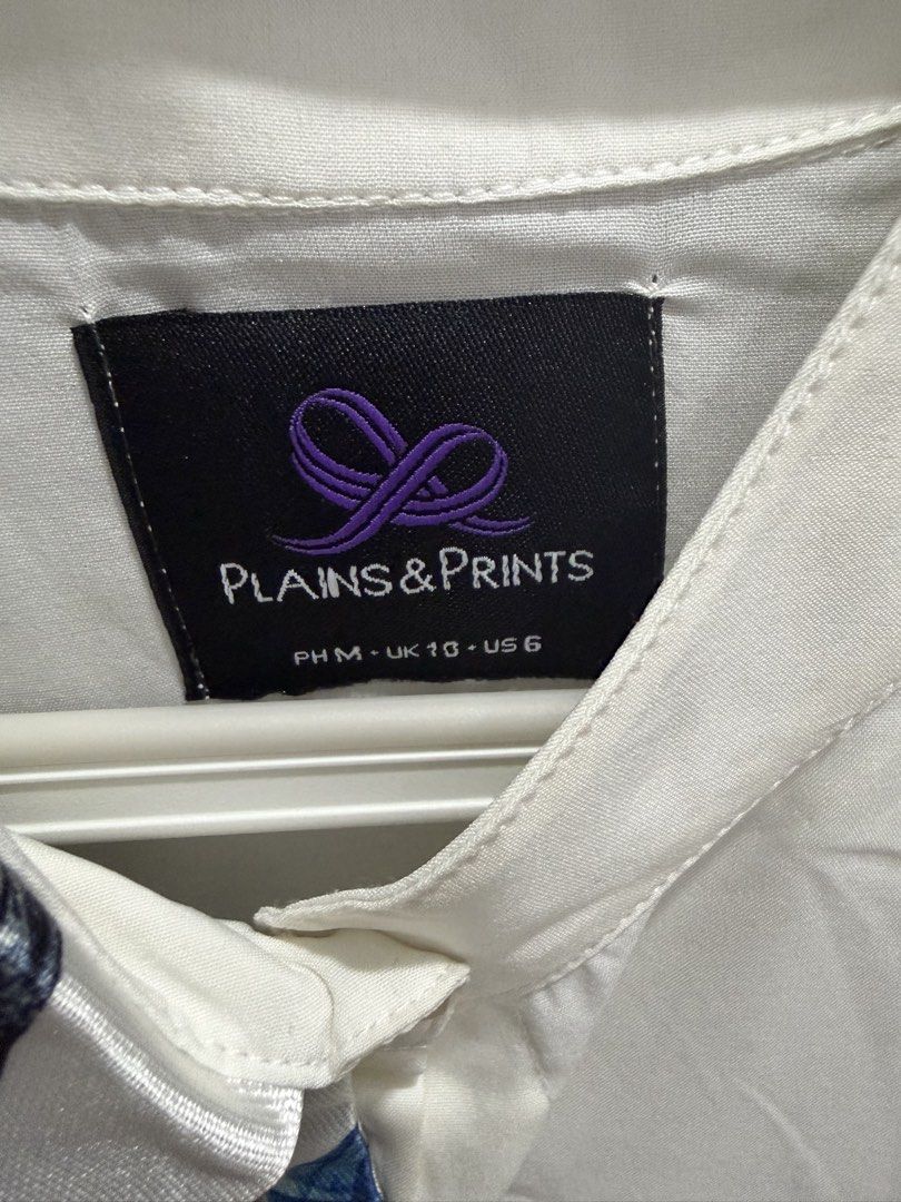 Plains & Prints Floral Vest (Category: Sleeveless) located in Trece Martires City. Submitted by katrina_0814 (Listing ID 1428309904, Image 3). Description: .
