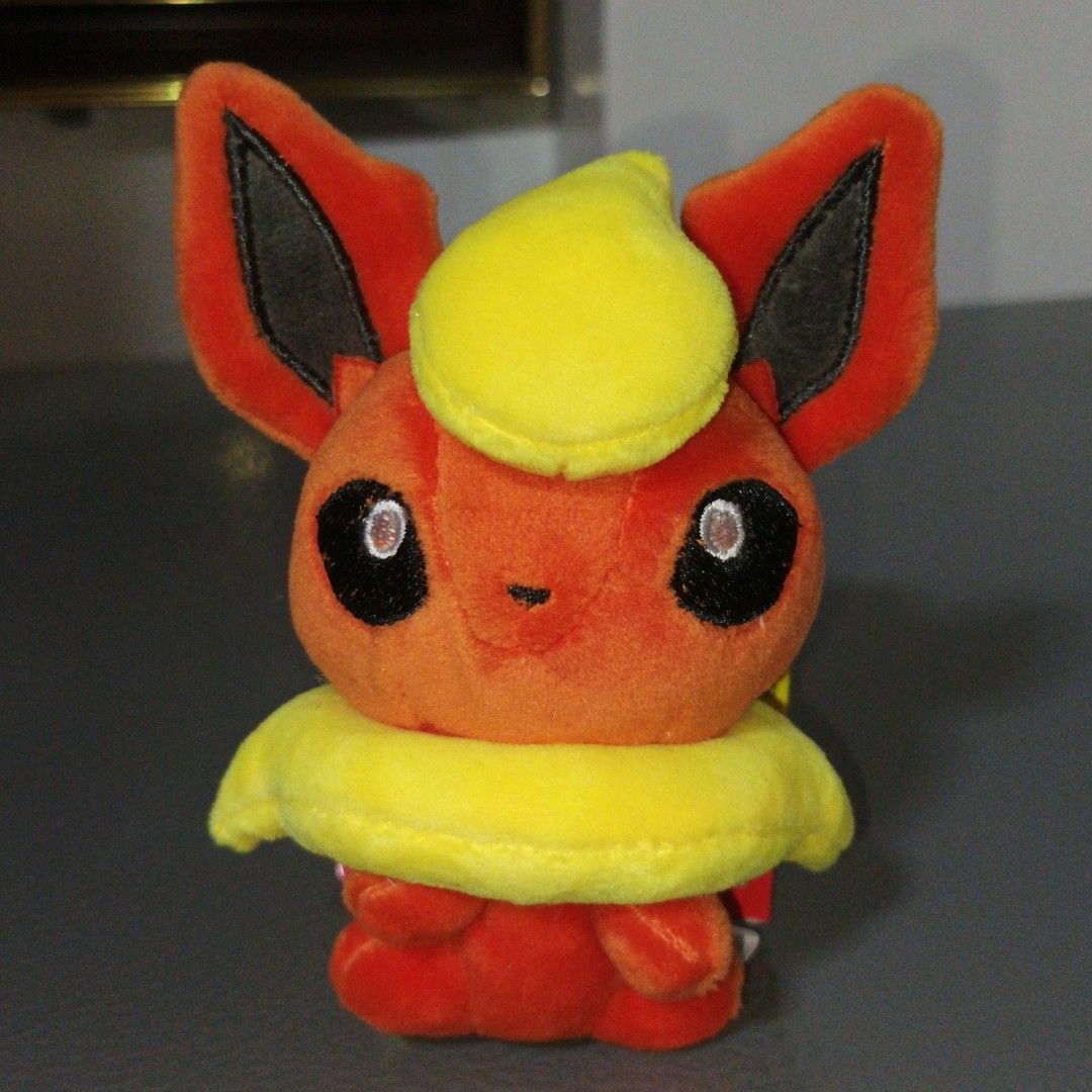 Pokémon Flareon Charm PKC (Category: Character Goods) located in Mapandan. Submitted by xxrdstffsxx (Listing ID 1428381848, Image 1). Description: Hearing Offers.