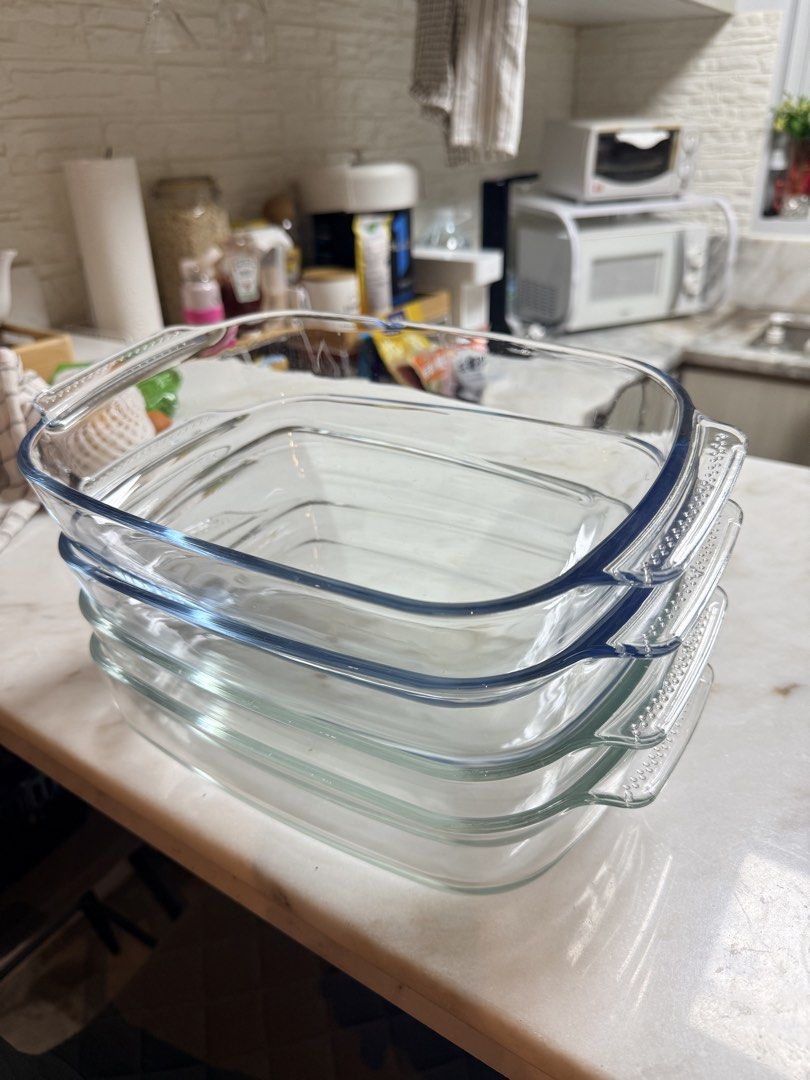 Preloved glass rectangular dish pan 4pcs (Category: Cookware & Accessories) located in Antipolo. Submitted by minimalist.chic (Listing ID 1428272979, Image 2). Description: Rarely used Take all 4 Note: 1 dish have a tiny chip.