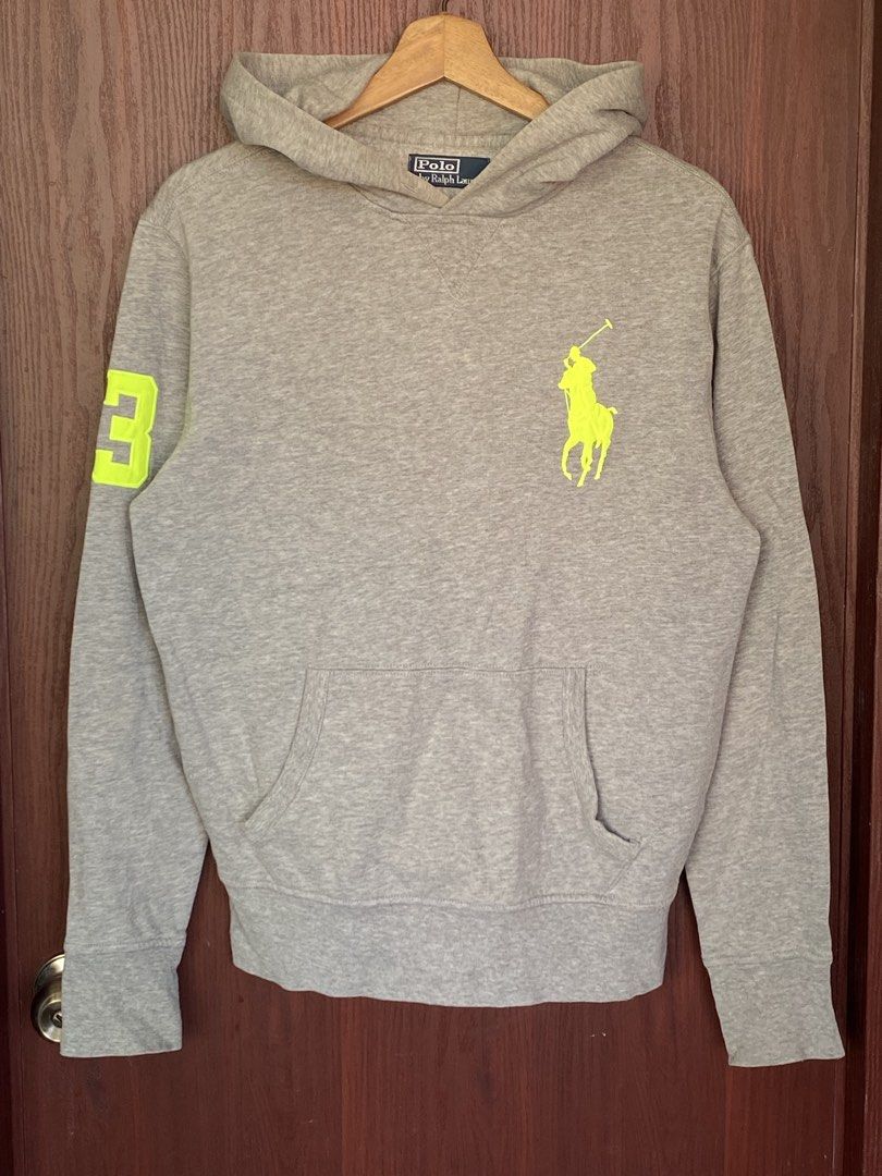 Ralph Lauren Polo Hoodie (Category: Hoodies) located in Bacolod City. Submitted by PSGTHRIFTIES (Listing ID 1428313507, Image 1). Description: Excellent to almost new condition Need wash Size Medium Dimensions:21x25.5 DM📩📩.