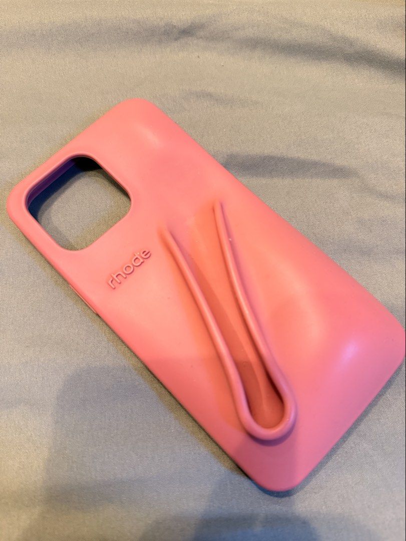 RHODE CASE AUTHENTIC (Category: Cases & Sleeves) located in Paranaque City. Submitted by rosieposieloml (Listing ID 1428284212, Image 2). Description: IPHONE 14 PRO MAX SALTY TAN SLIGHTLY USED, WITH BOX.