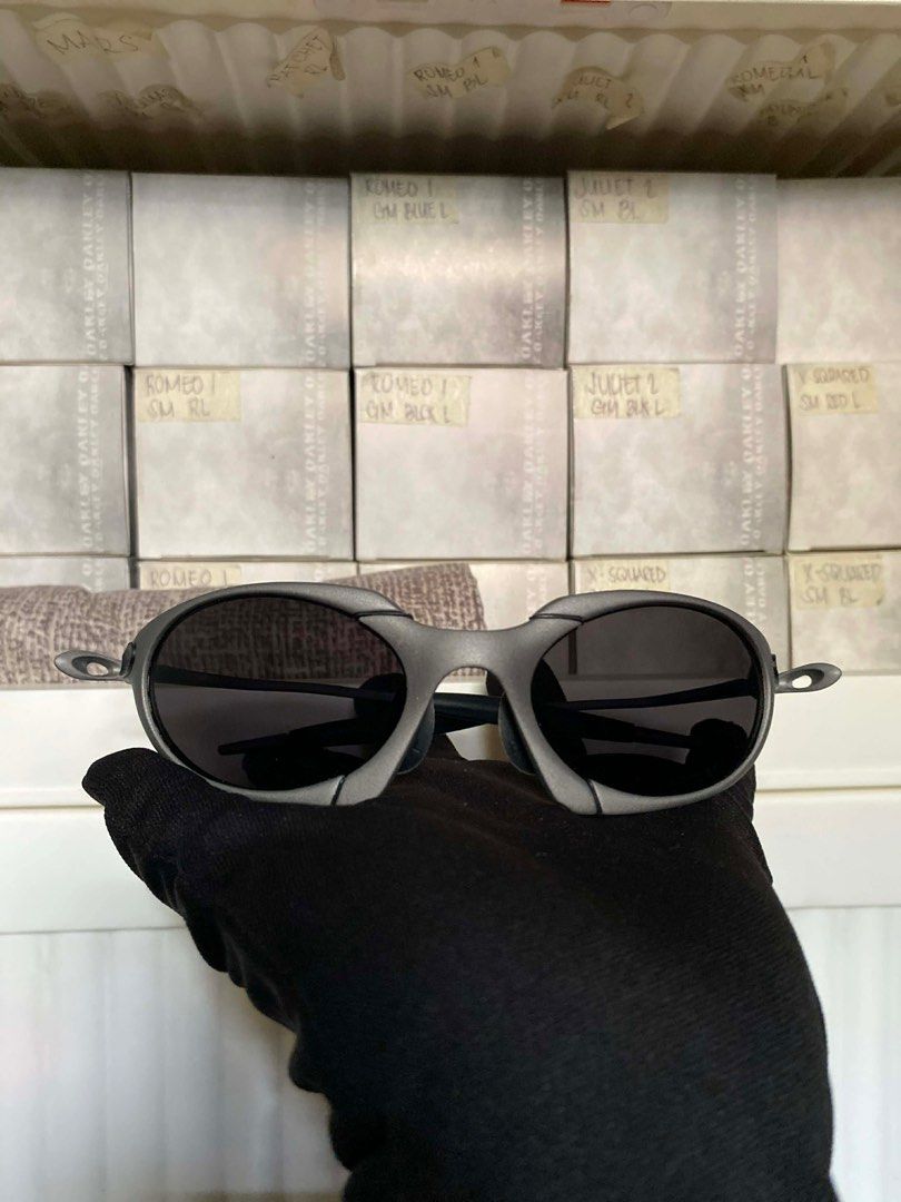 Romeo 1 X Metal (Category: Sunglasses & Eyewear) located in Manila. Submitted by hempzie19956256 (Listing ID 1428305923, Image 2). Description: Available! Romeo 1 X metal black lens Complete : box , case , pouch , wipe cloth 2000 php + sf Location : Manila .