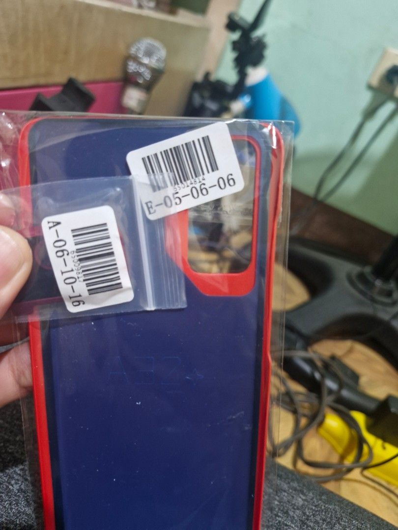 Samsung s20 fe back cover with camera cover (Category: Cases & Sleeves) located in Quezon City. Submitted by kizuke (Listing ID 1428377907, Image 1). Description: Samsung s20 fe back cover with camera lens cover brand new..