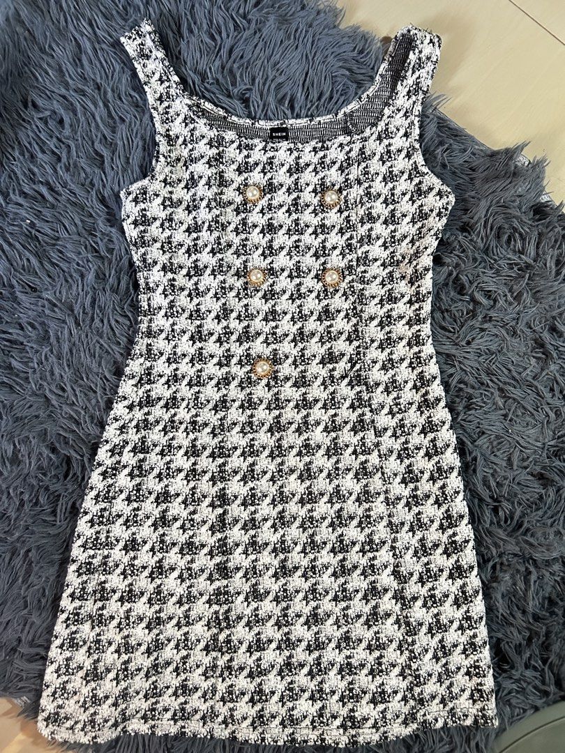 SHEIN Houndstooth Sleeveless Dress (Category: Dresses) located in Taguig. Submitted by louvclutter (Listing ID 1428267961, Image 1). Description: FS!!! Vintage Mini Dress, Autumn Casual Dress, Black Mini Dress.