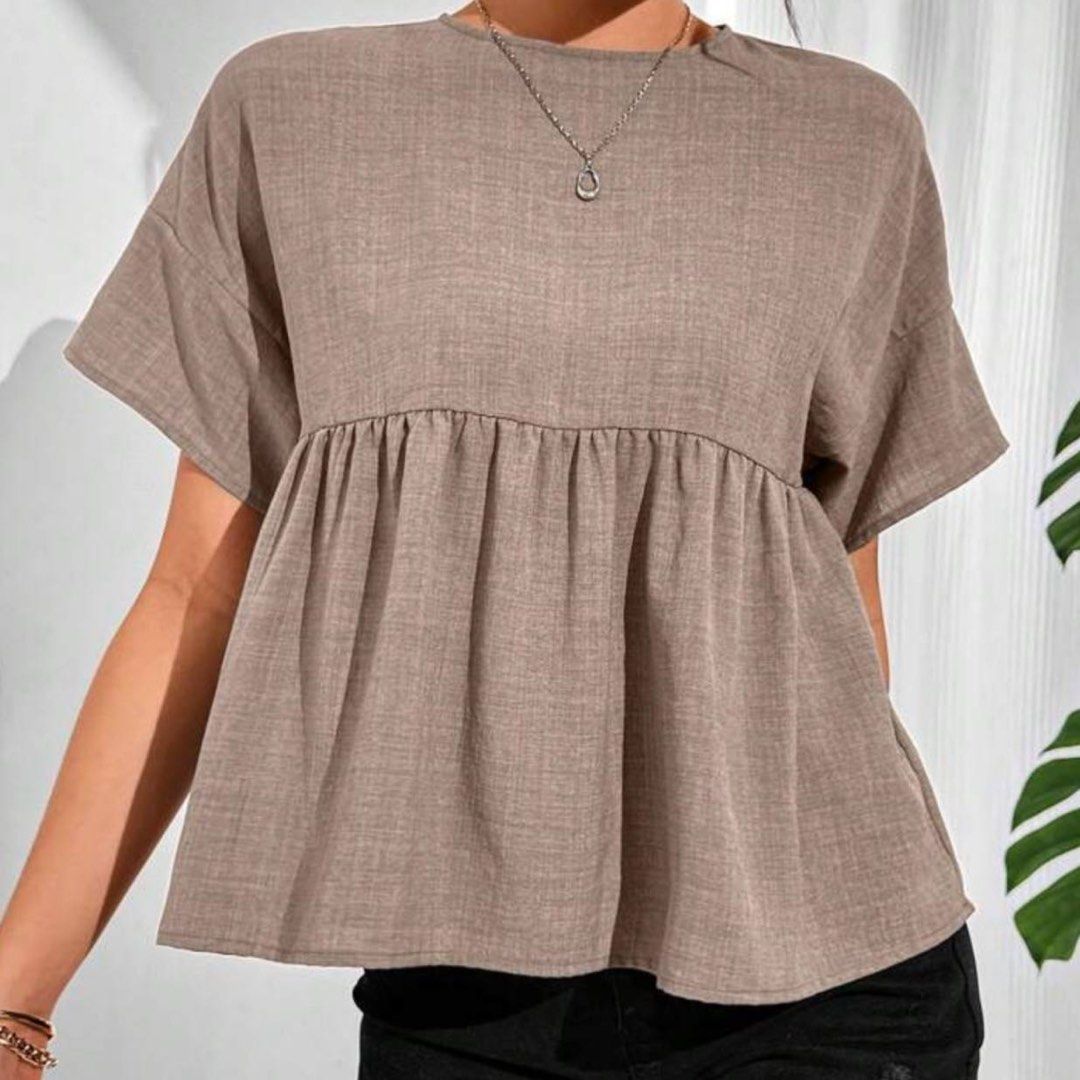 Short sleeve ruffle hem top (Category: Shirts) located in Singapore. Submitted by preloveitemco (Listing ID 1428414342, Image 1). Description: Short sleeve ruffle hem top Mocha brown Size L Worn once $5 Mix any $5 clothes for a deal! 3 for $12 Meet up locations can be discussed Mailing More clothes here~ T chat: eprelovedcloset.