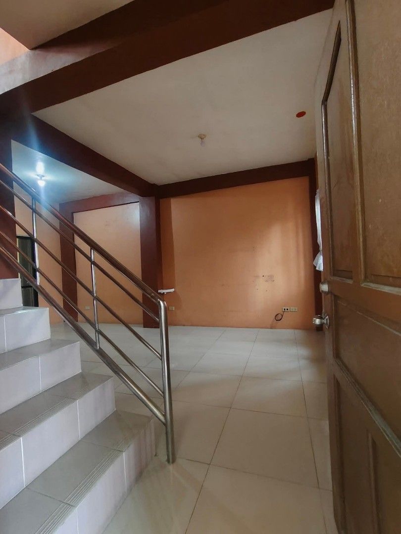 Southplain2 house&lot (Category: House & Lot) located in Bacoor. Submitted by honeybunsshoppe (Listing ID 1428270330, Image 3). Description: 🏡For Sale House and Lot 📍Location: South Plains 2, Biñan, Laguna Property Features: ✔️ Lot Area: 75 Sqm ✔️3 Bedrooms 🛌 ✔️2 Bathrooms 🚽 ✔️Dirty Kitchen 🍳 ✔️Spacious Terrace 🌳 ✔️Tiled Floors ✔️Garage 🎁 FREE: 2 units window-type airconditioners (already installed in both bedrooms) plus Wooden cabinet at 