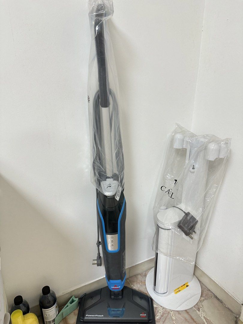 Steaming cleaner (Category: Vacuum Cleaner & Housekeeping) located in Singapore. Submitted by Harmankardon (Listing ID 1428378564, Image 1). Description: Self-collection from Hougang Ave 2, block 710.