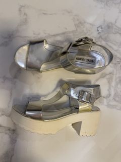 （分類：）位於 。 由 cleopatral390 提交（商品編號 1428381038，圖片 1）。簡介： 。