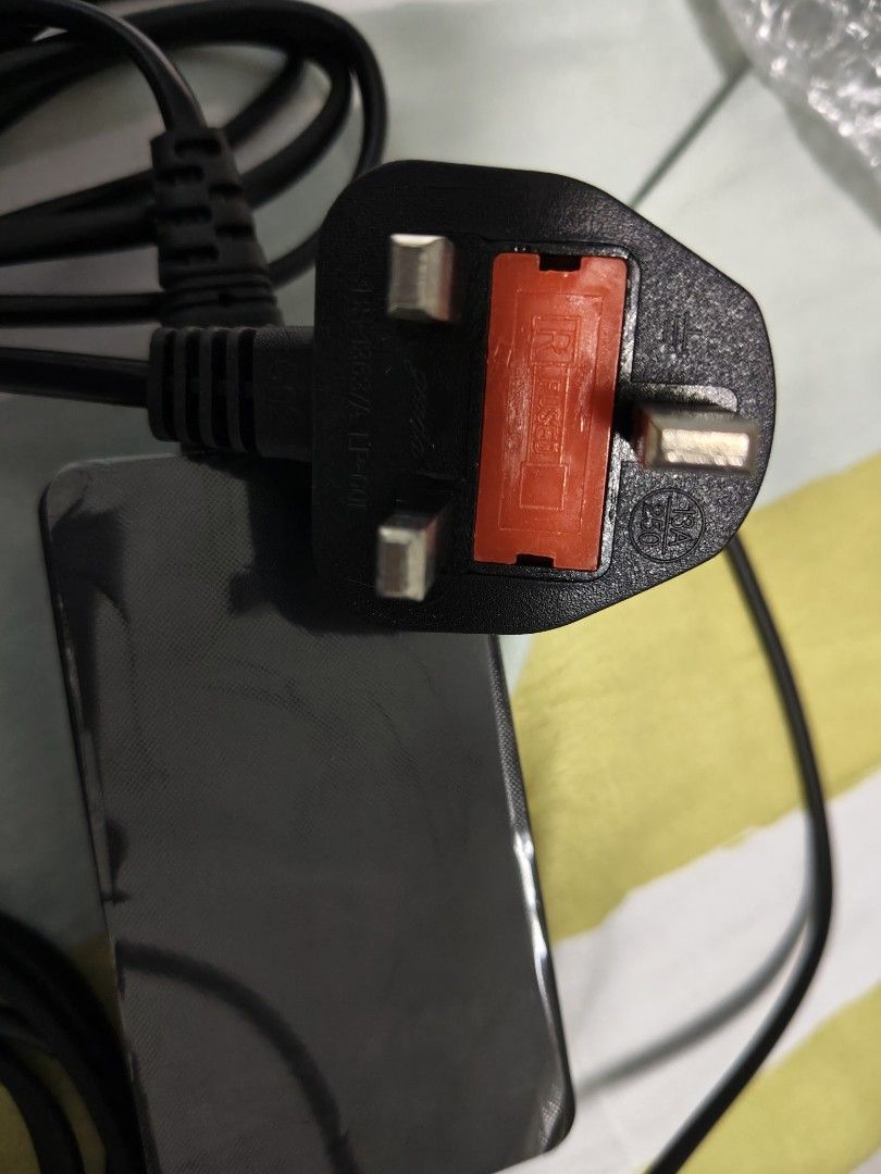 Surface Pro Charger409591047279749121