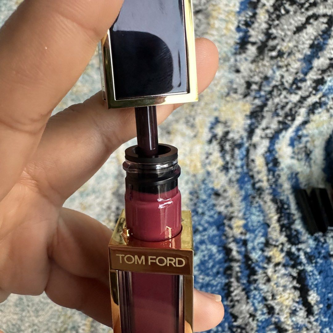 Tom Ford Gloss Luxe Lip Gloss - Exquise (Category: Makeup) located in Paranaque City. Submitted by changingclassic (Listing ID 1428359942, Image 3). Description: Tom Ford Gloss Luxe Lip Gloss - Exquise -Authentic 💯 -Unused -Actual photos posted -What you see what you get rfs: decluttering DM FOR INTERESTED.