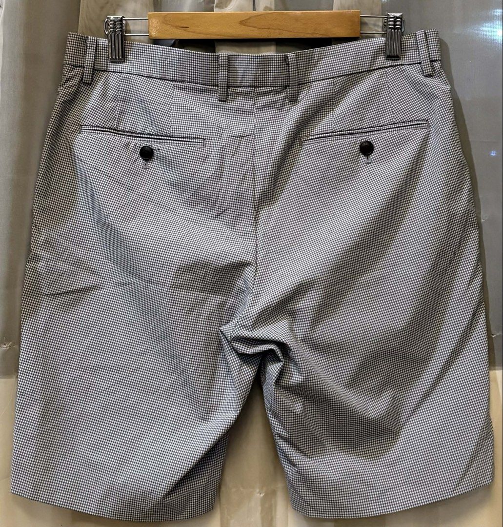 Uniqlo Checkered Shorts (Category: Shorts) located in Mati. Submitted by vawixx2849032 (Listing ID 1428357447, Image 2). Description: .