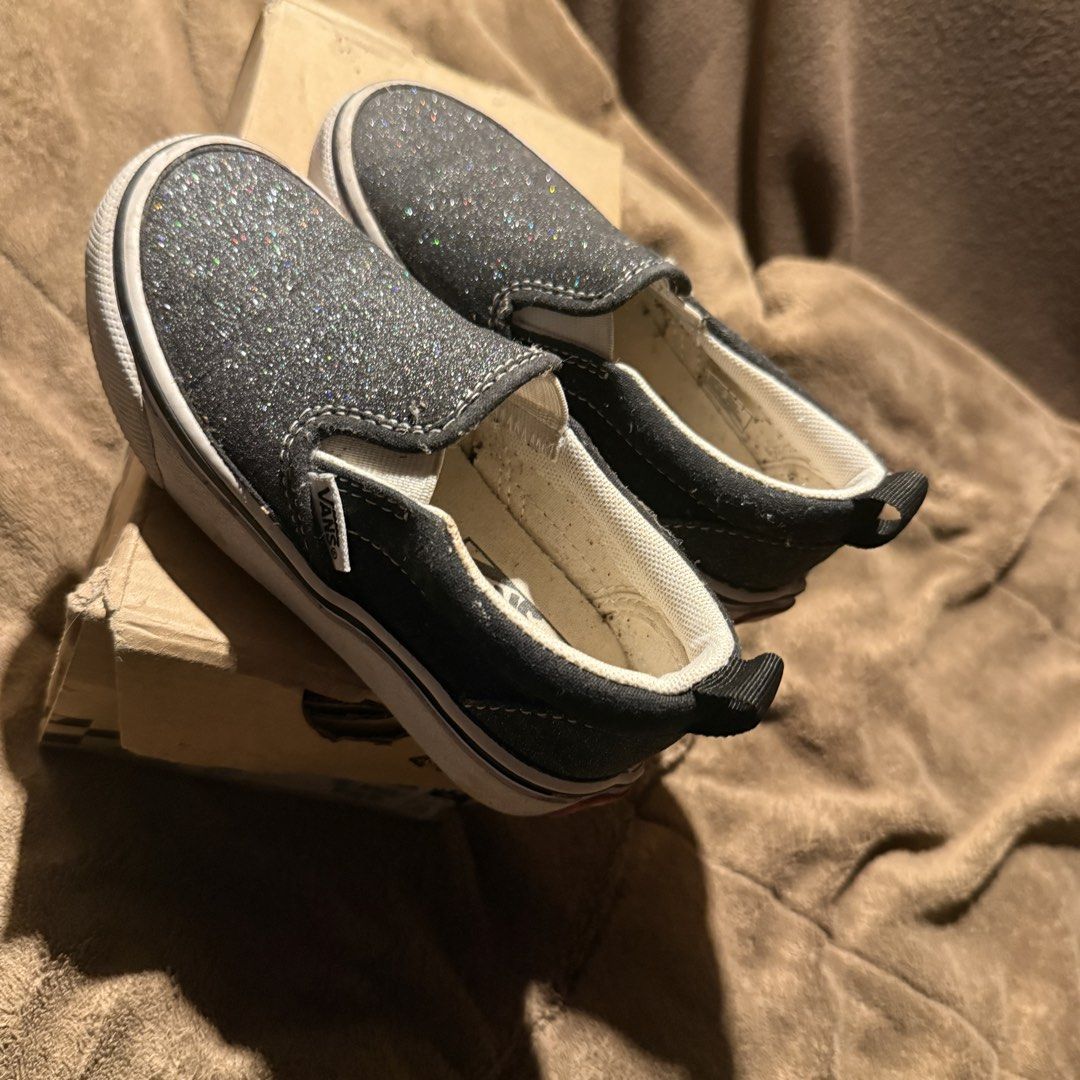 Vans V98CS GLT Slip-On Black Glitter (Category: Sneakers) located in Tagaytay City. Submitted by khalil091726 (Listing ID 1428391889, Image 3). Description: .