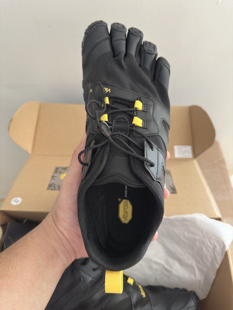 Vibram FiveFingers V-Trail 2.0 Black/Yellow (Category: Sneakers) located in Marikina City. Submitted by b_boy129 (Listing ID 1428262401, Image 1). Description: Selling brand new Vibram Fivefingers V-trail 2.0 size 11-11.5, 28 cm Rfs: want a bigger size fitted only, bought in korea, with box and receipt Negotiable.