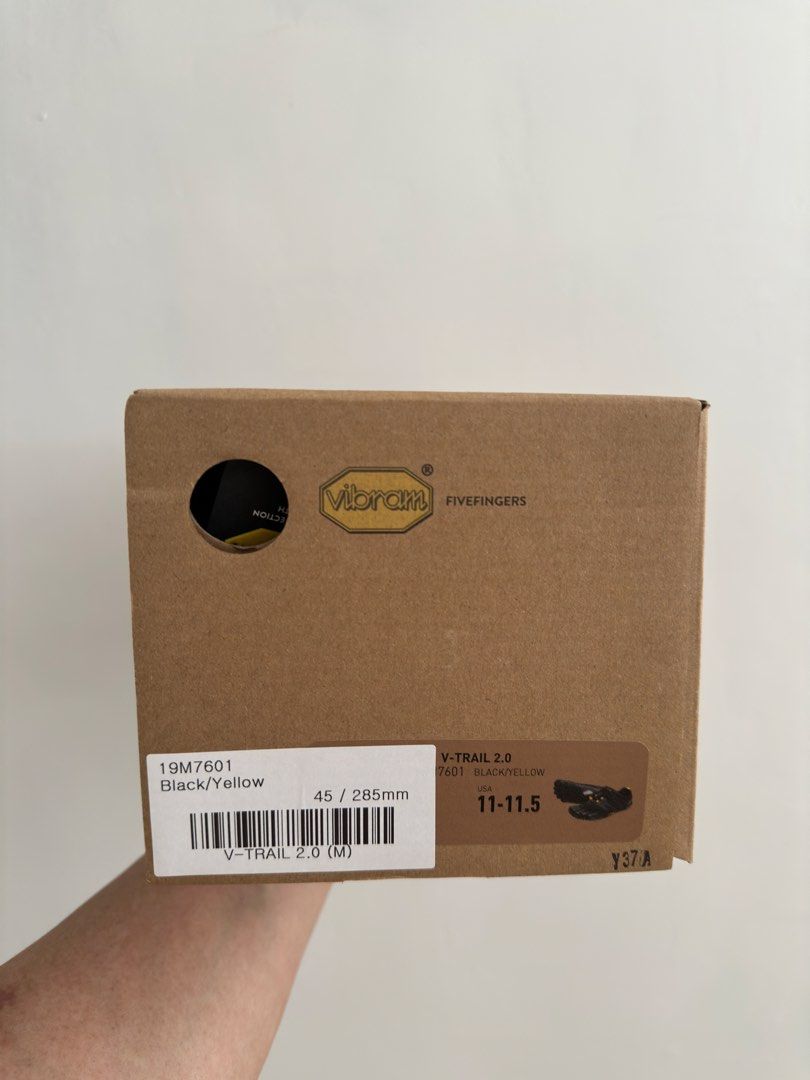 Vibram FiveFingers V-Trail 2.0 Black/Yellow (Category: Sneakers) located in Marikina City. Submitted by b_boy129 (Listing ID 1428262401, Image 2). Description: Selling brand new Vibram Fivefingers V-trail 2.0 size 11-11.5, 28 cm Rfs: want a bigger size fitted only, bought in korea, with box and receipt Negotiable.