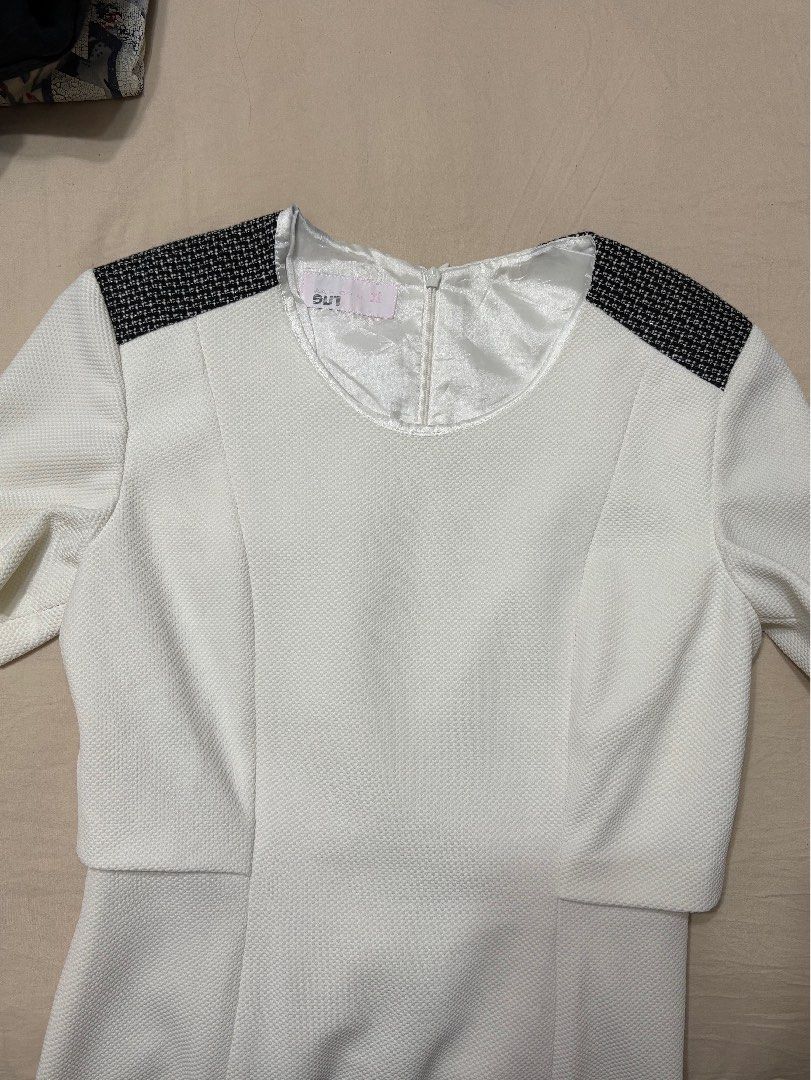 White office tweed dress (Category: Dresses) located in Pasig City. Submitted by kljoson (Listing ID 1428356174, Image 3). Description: Good for office or formal events Thick tweed material with inner lining.