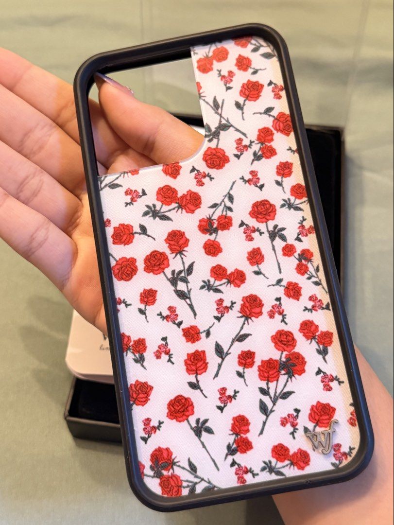 WILDFLOWER CASE AUTHENTIC (Category: Cases & Sleeves) located in Paranaque City. Submitted by rosieposieloml (Listing ID 1428285002, Image 2). Description: BOUGHT FROM WEBSITE 14 PRO MAX WITH BOX DM FOR INFORMATION ℹ️ .