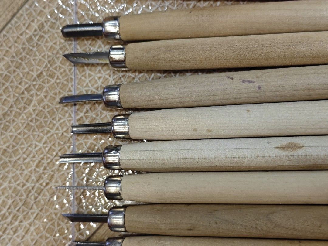 Wood Carving Tools Set with Scissors (Category: Craft Supplies & Tools) located in San Miguel. Submitted by mharly0221 (Listing ID 1428262364, Image 3). Description: Random Carving tools .