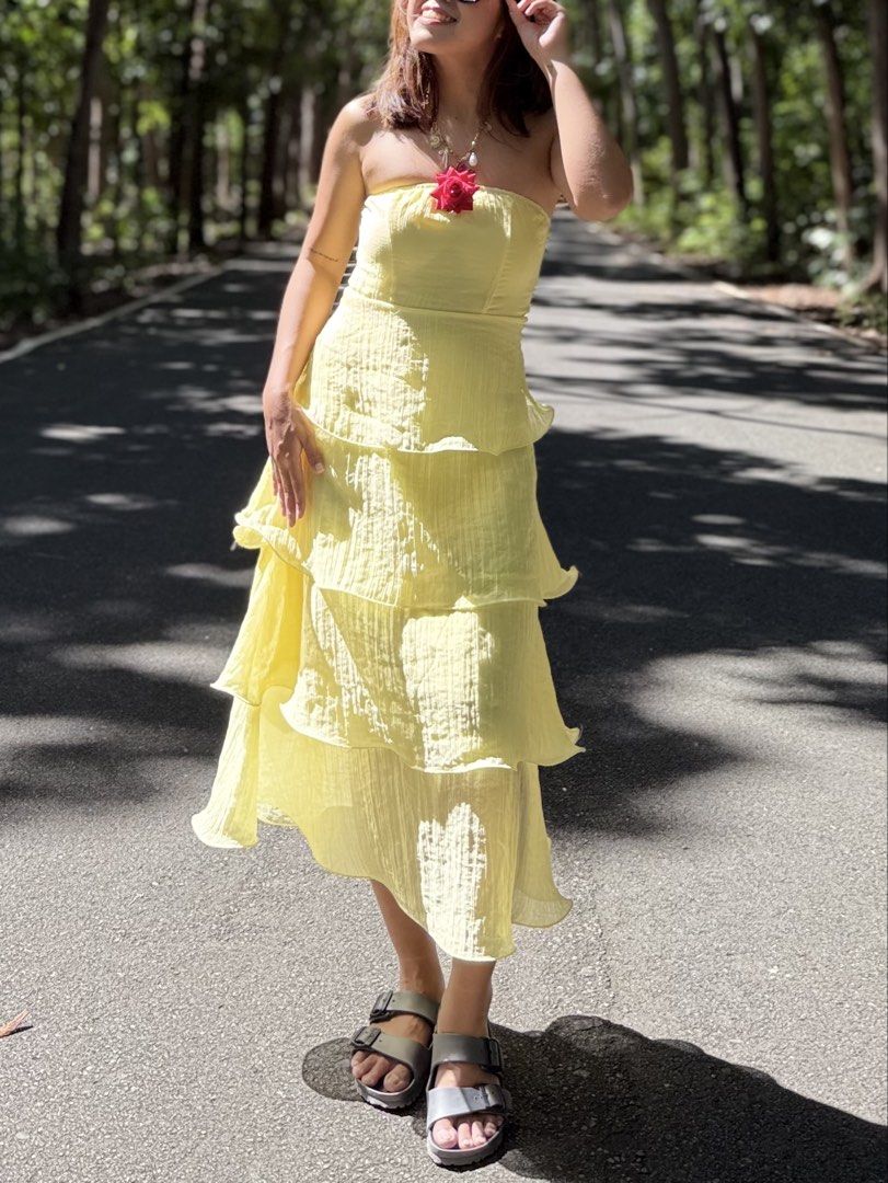 Yellow Strapless Ruffled Dress (Category: Dresses) located in Mandaluyong City. Submitted by cheeet (Listing ID 1428328215, Image 1). Description: .